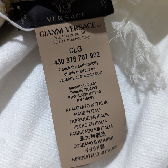 New Versace Medusa Shawl - Picture 2 of 6